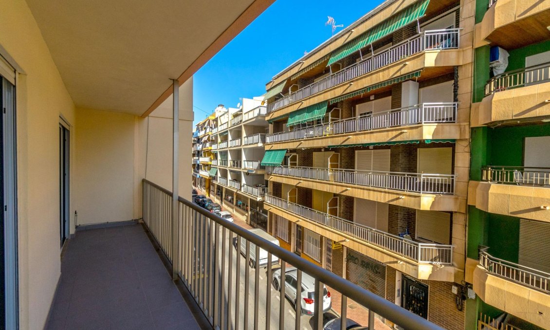 Használt Ingatlanok - Apartman -
Torrevieja - Playa del Cura