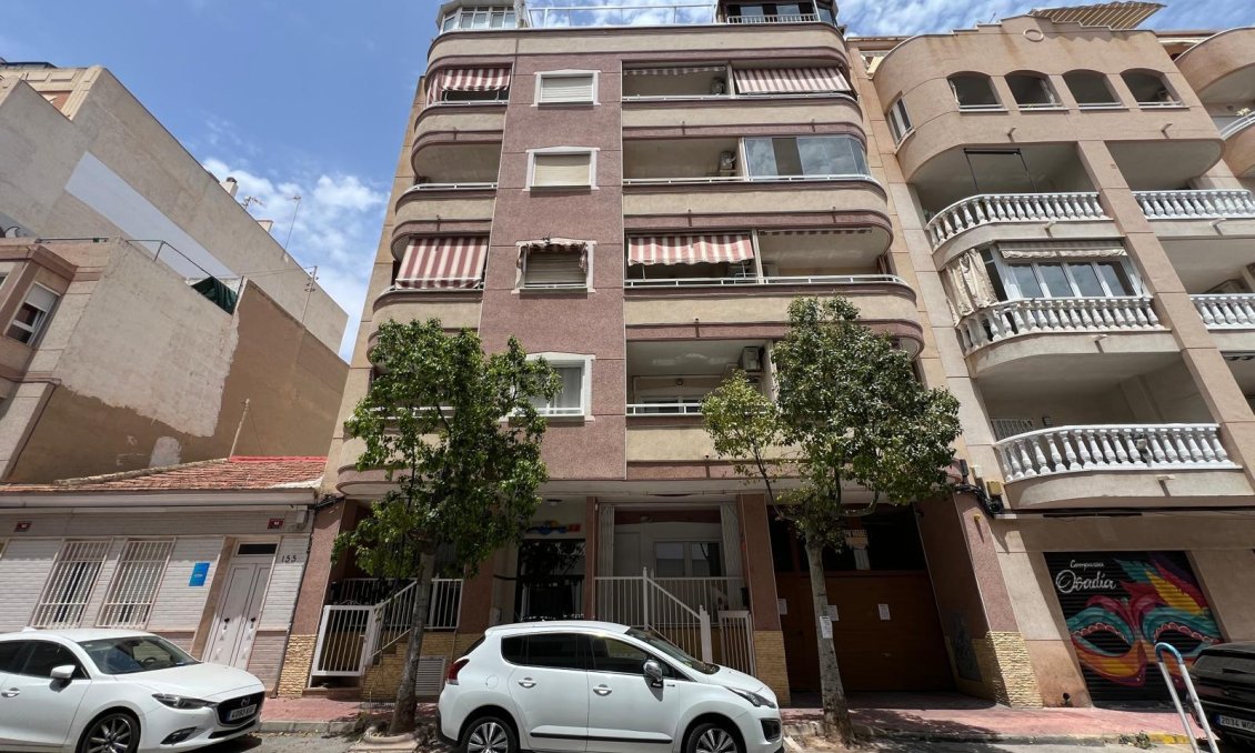 Segunda mano - Apartamento -
Torrevieja - Playa del Cura