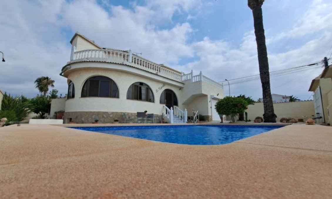 Segunda mano - Villa -
Ciudad Quesada - Costa Blanca