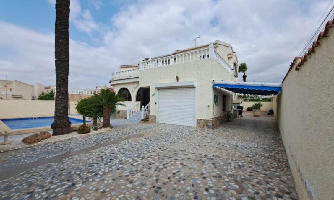 Segunda mano - Villa -
Ciudad Quesada - Costa Blanca