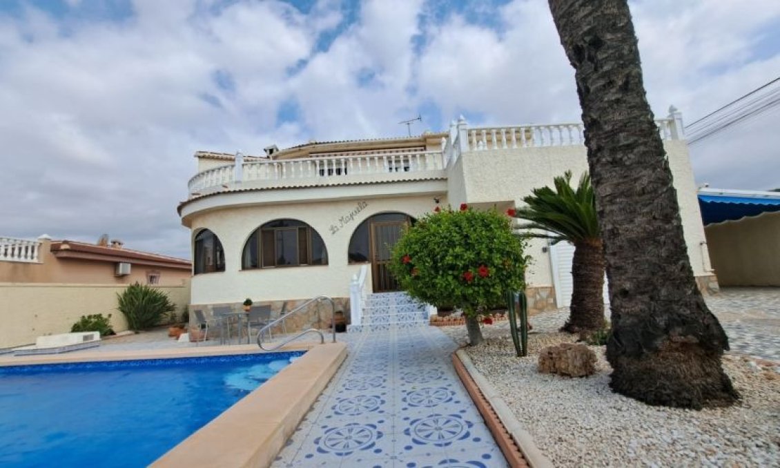 Segunda mano - Villa -
Ciudad Quesada - Costa Blanca
