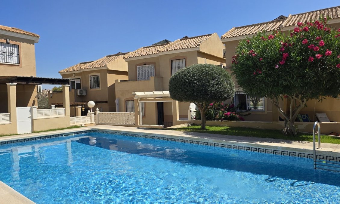 Wiederverkauf - Villa -
Orihuela Costa - Costa Blanca