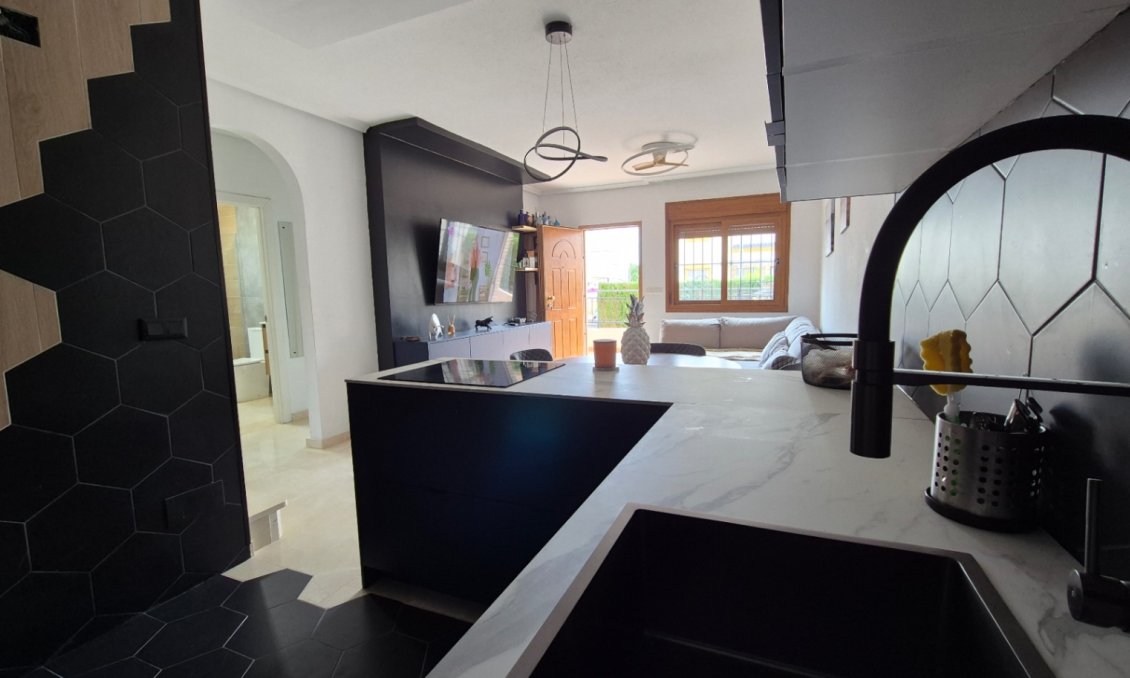 Segunda mano - Semi Detached -
Orihuela - Inland