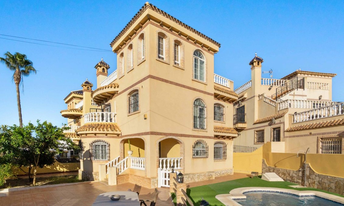 Segunda mano - Villa -
Orihuela Costa - La Florida
