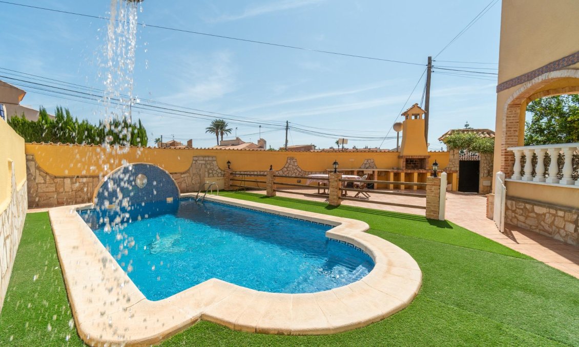 Segunda mano - Villa -
Orihuela Costa - La Florida