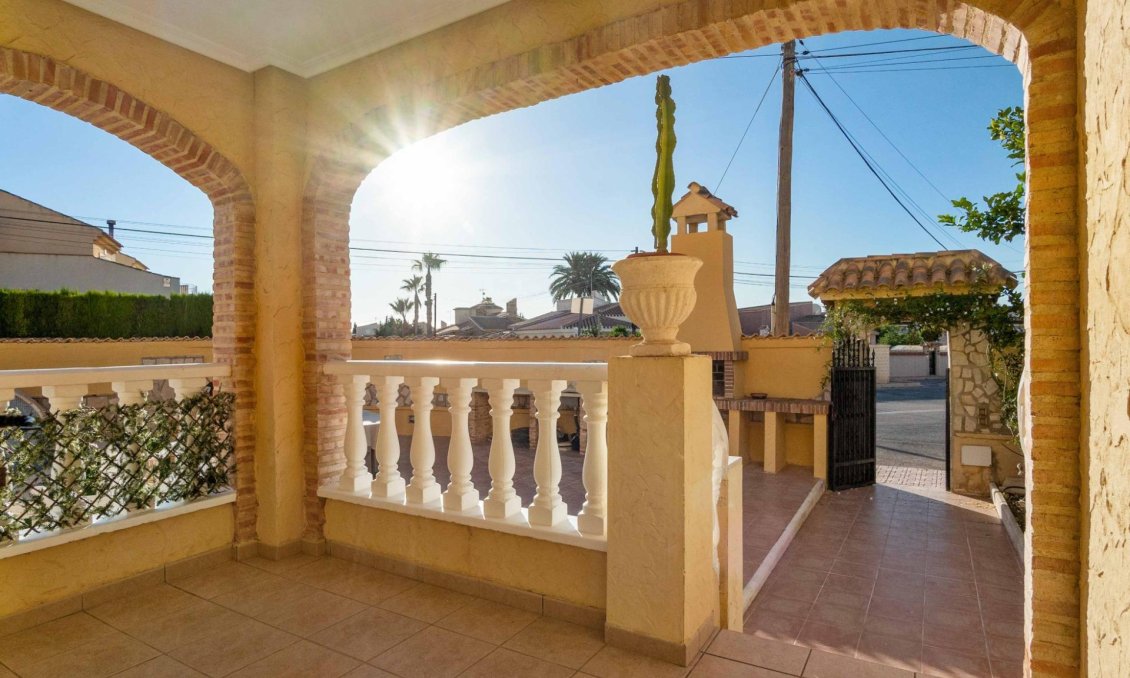 Segunda mano - Villa -
Orihuela Costa - La Florida