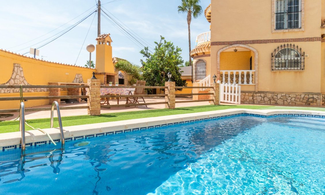 Segunda mano - Villa -
Orihuela Costa - La Florida
