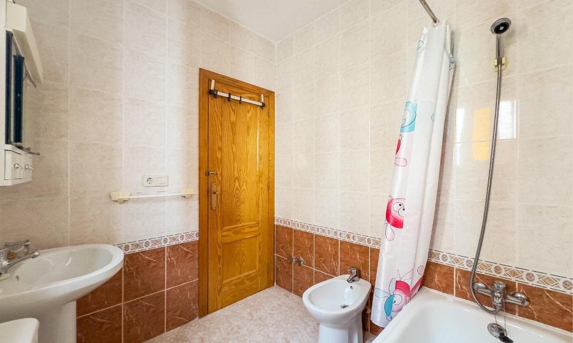 Segunda mano - Town House -
Torrevieja - Torretas