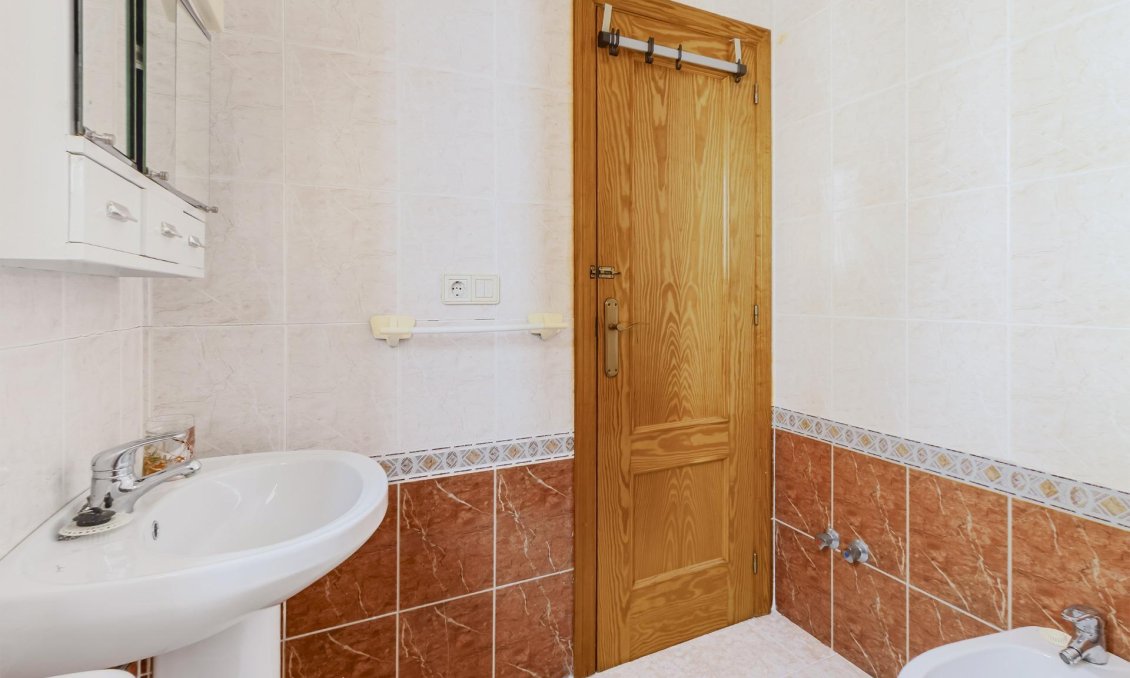 Segunda mano - Town House -
Torrevieja - Torretas