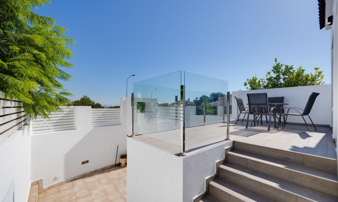 Segunda mano - Villa -
Torrevieja - Aguas Nuevas
