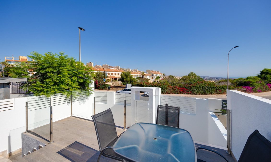 Segunda mano - Villa -
Torrevieja - Aguas Nuevas
