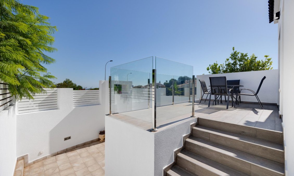 Segunda mano - Villa -
Torrevieja - Aguas Nuevas