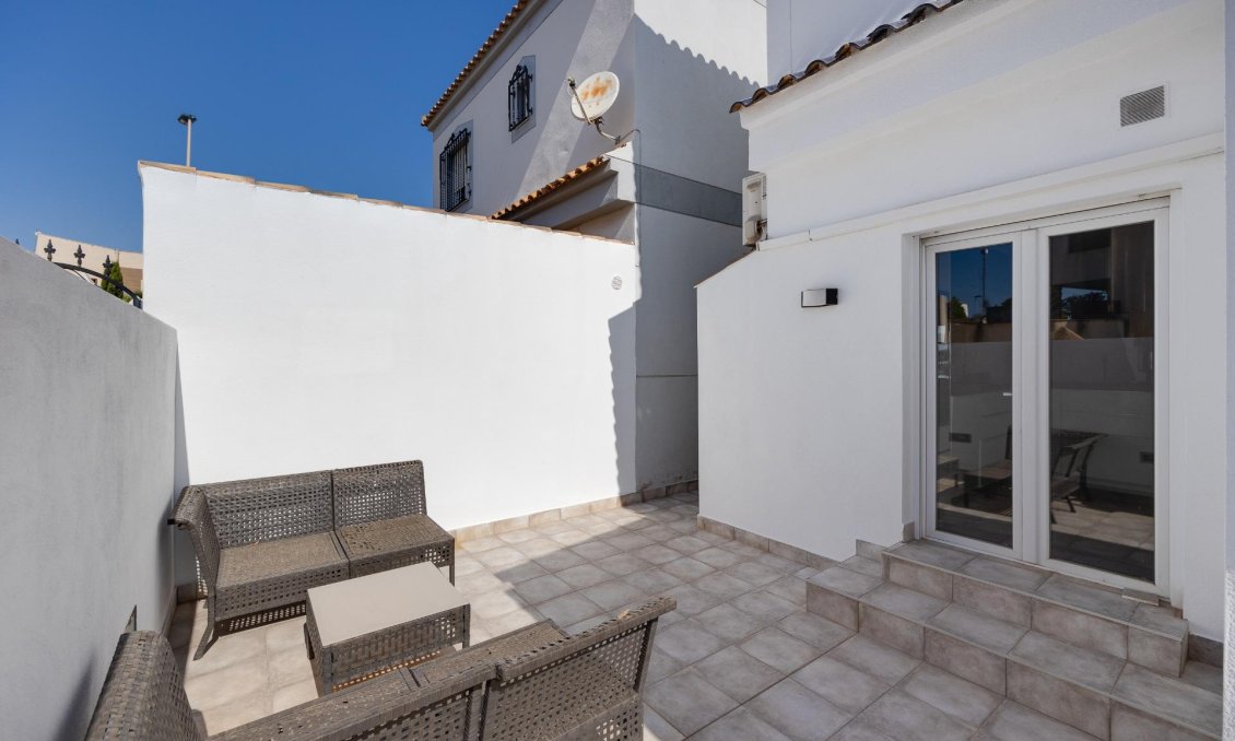 Segunda mano - Villa -
Torrevieja - Aguas Nuevas