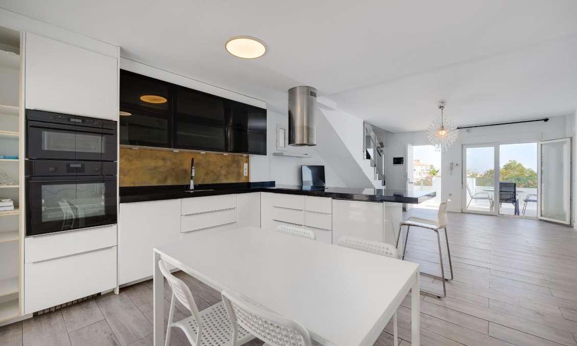 Segunda mano - Villa -
Torrevieja - Aguas Nuevas