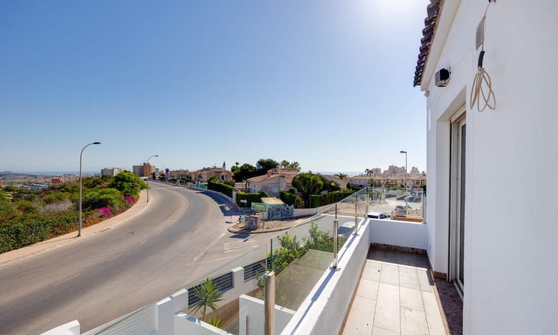 Segunda mano - Villa -
Torrevieja - Aguas Nuevas