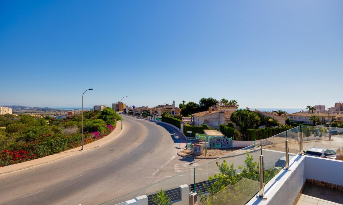Segunda mano - Villa -
Torrevieja - Aguas Nuevas