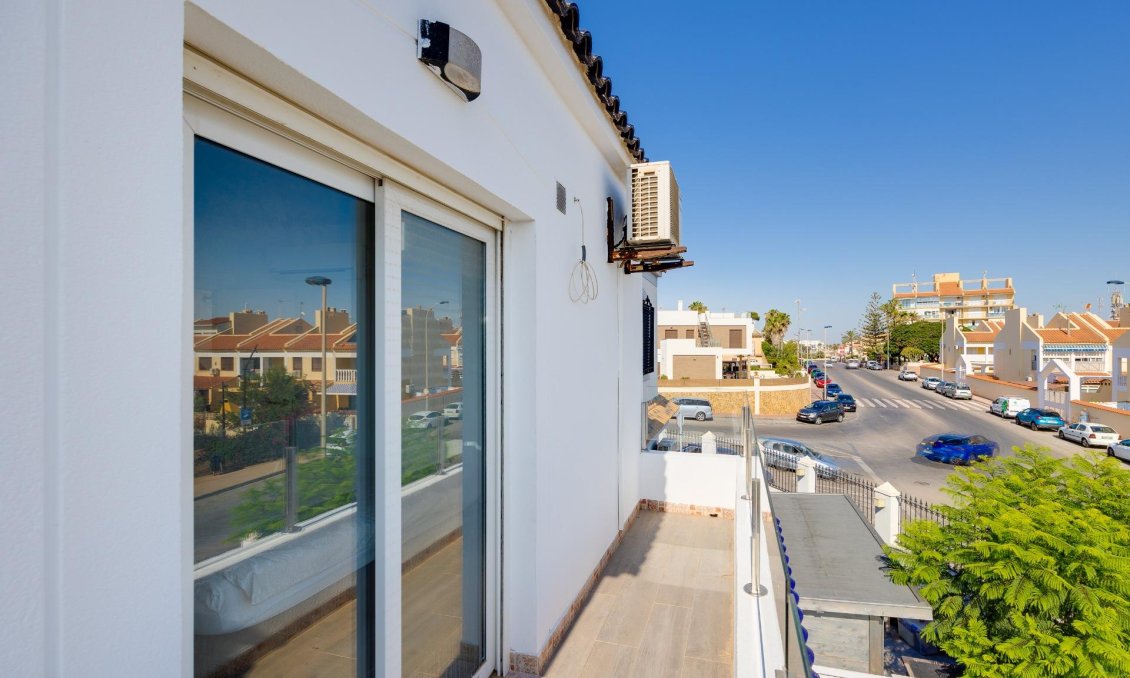 Segunda mano - Villa -
Torrevieja - Aguas Nuevas