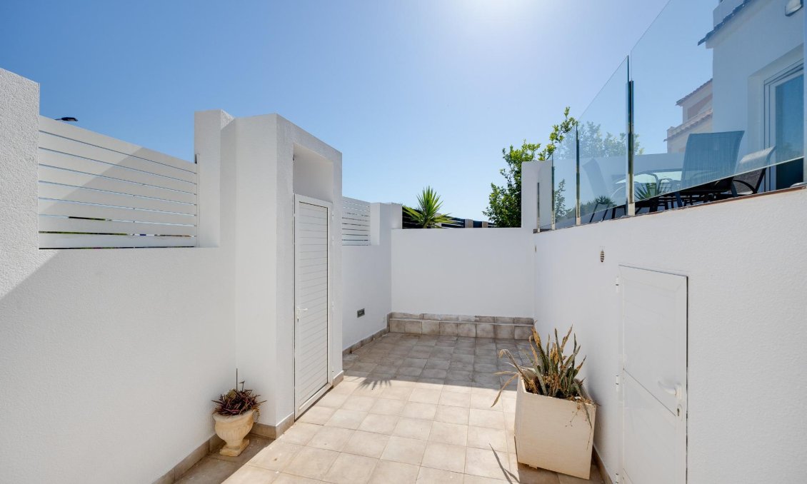 Segunda mano - Villa -
Torrevieja - Aguas Nuevas