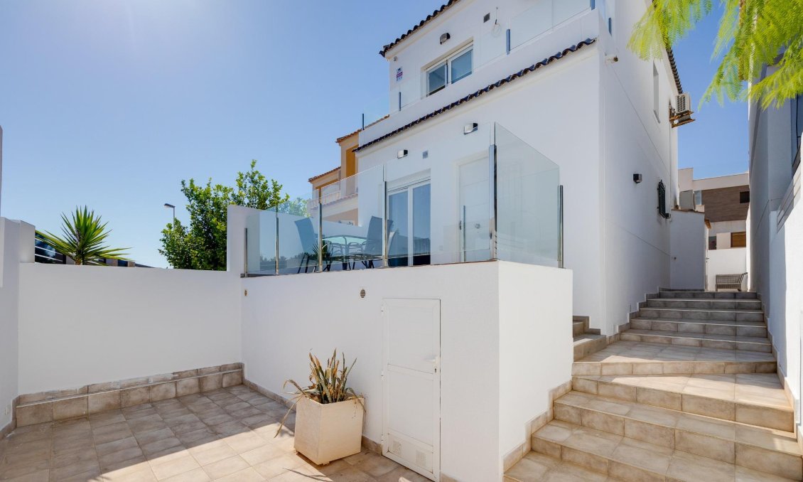 Segunda mano - Villa -
Torrevieja - Aguas Nuevas