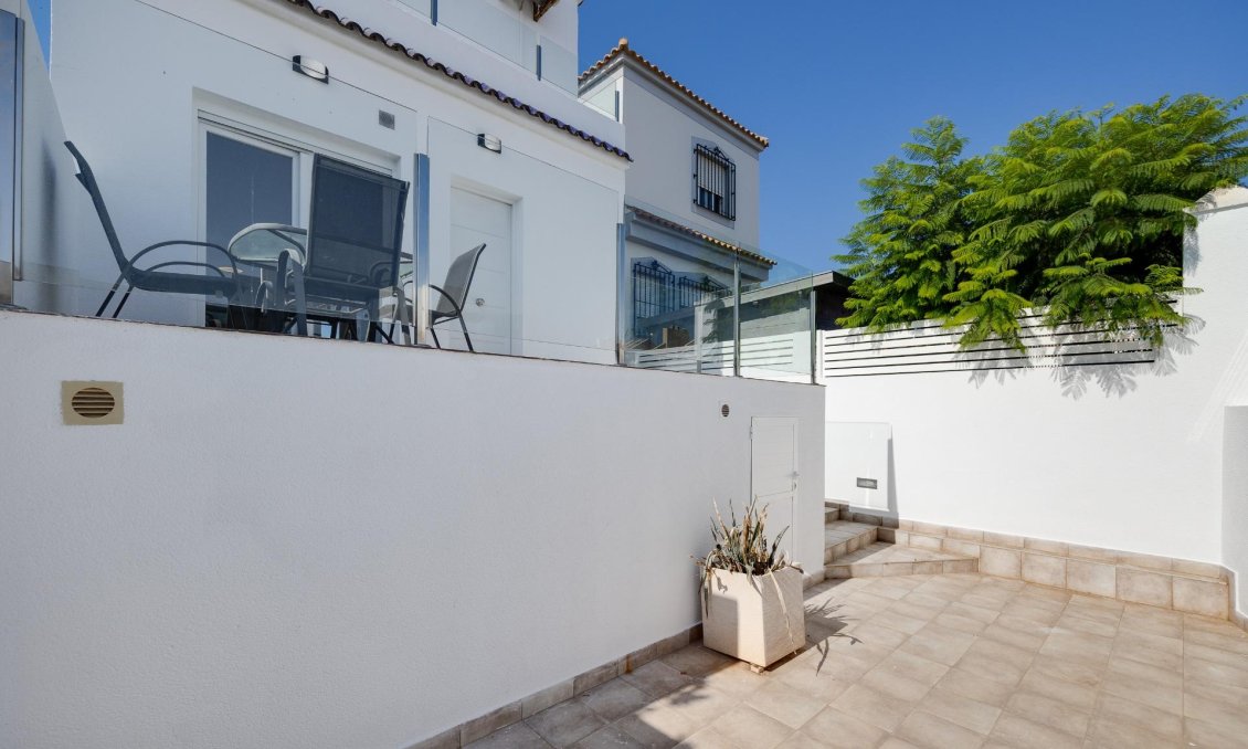 Segunda mano - Villa -
Torrevieja - Aguas Nuevas