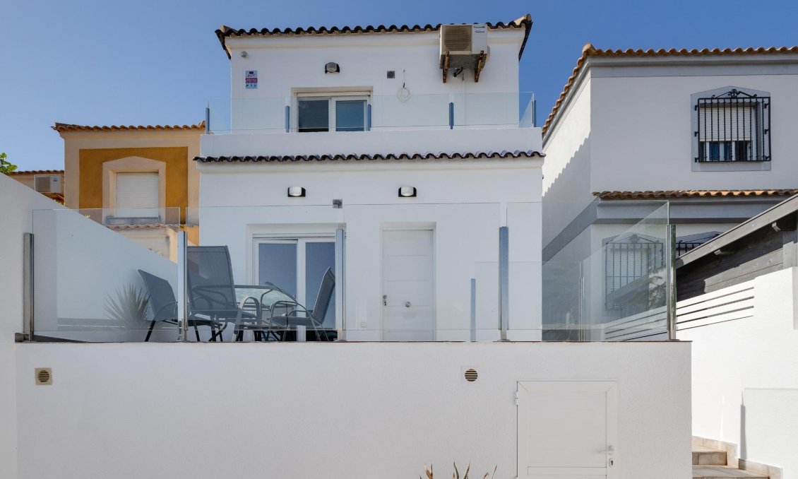 Segunda mano - Villa -
Torrevieja - Aguas Nuevas