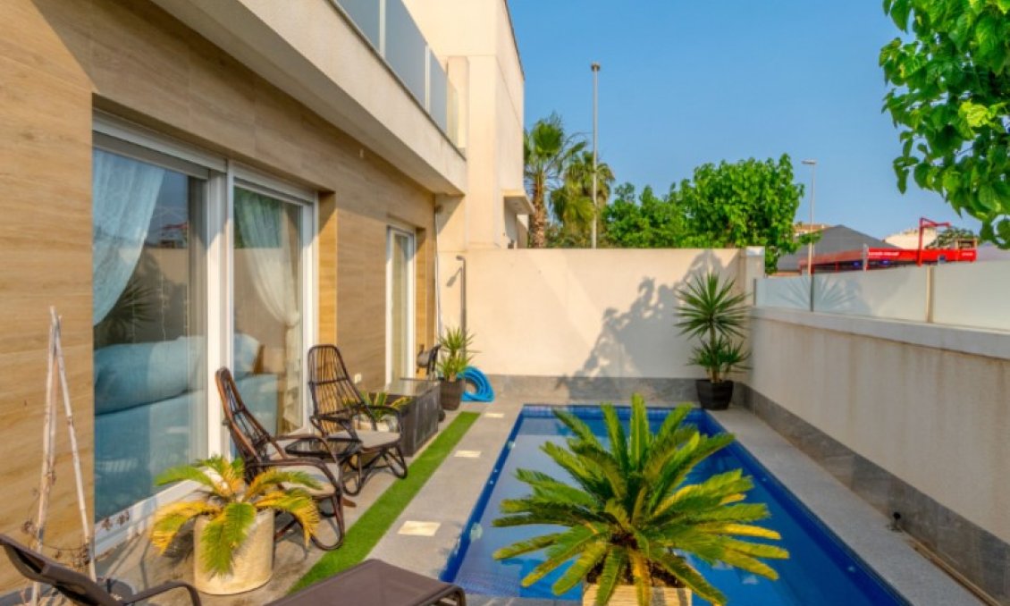 Wiederverkauf - Villa -
Pilar de la Horadada - Costa Blanca