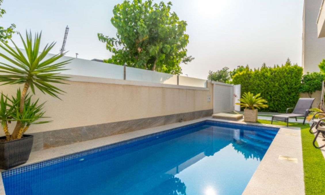 Wiederverkauf - Villa -
Pilar de la Horadada - Costa Blanca
