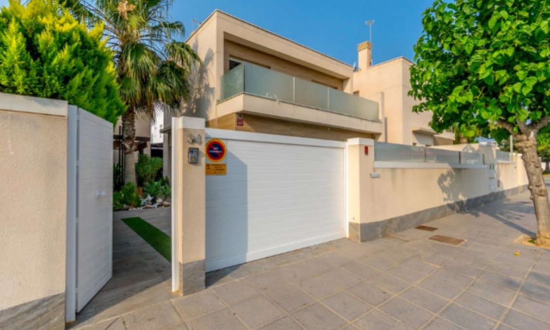 Wiederverkauf - Villa -
Pilar de la Horadada - Costa Blanca