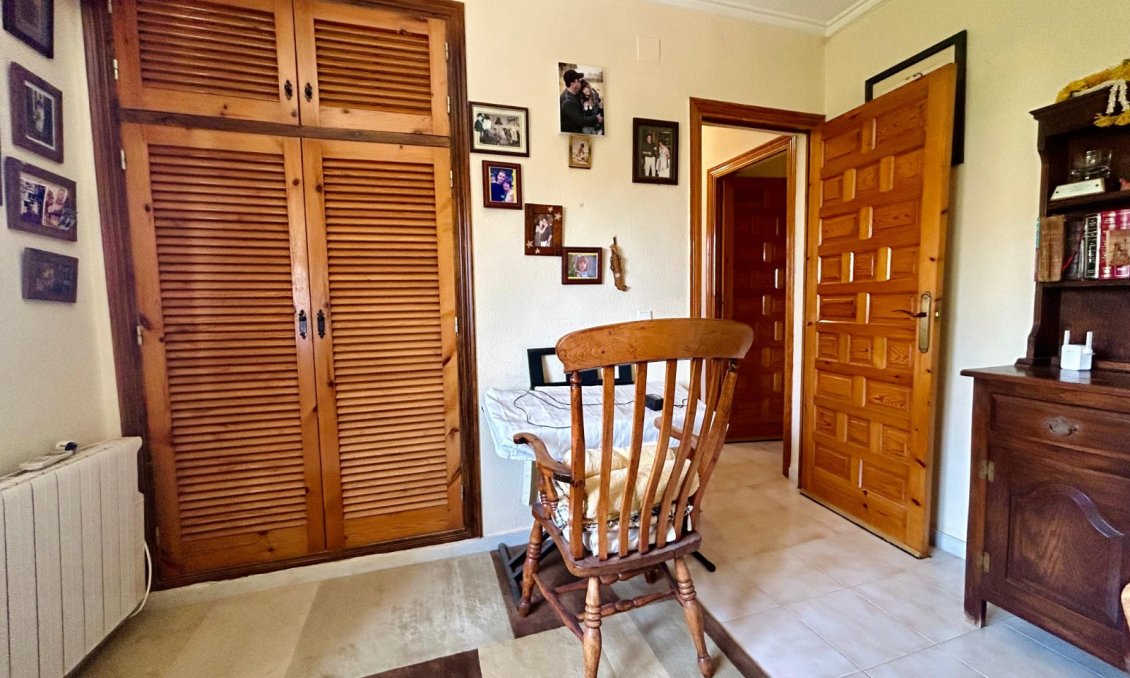 Segunda mano - Villa -
El Chaparral - Inland