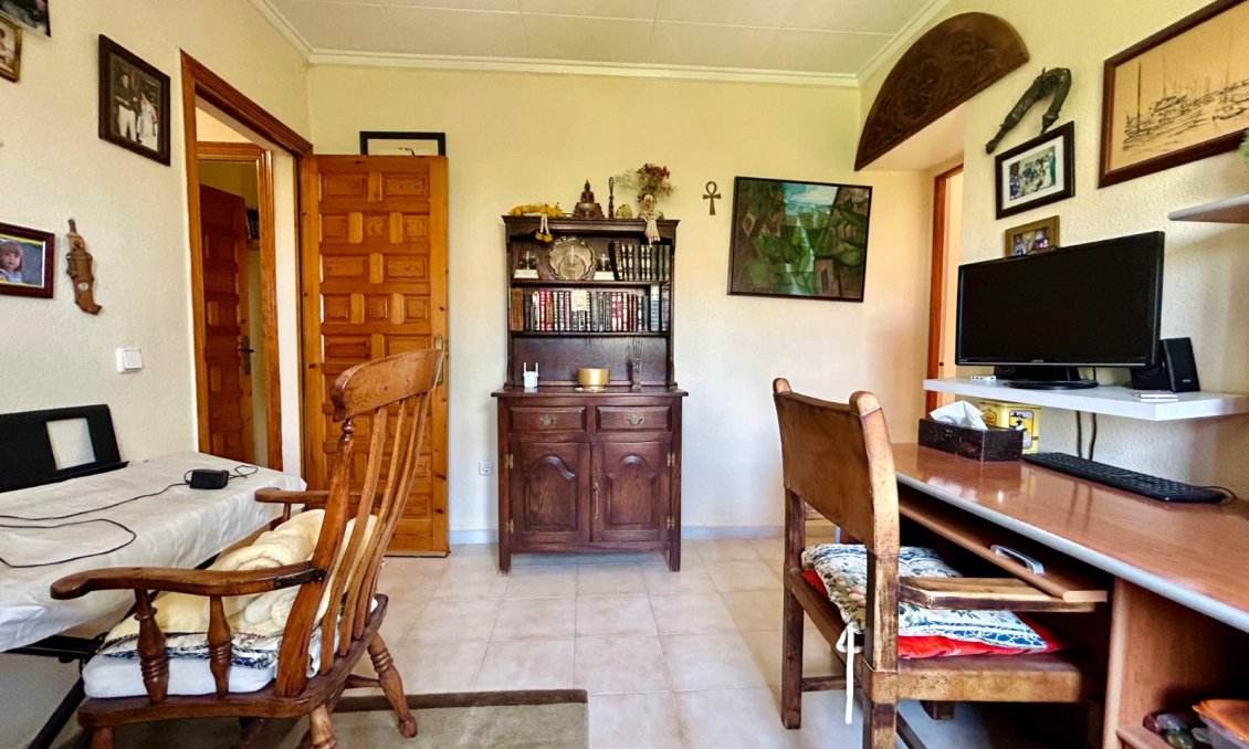 Segunda mano - Villa -
El Chaparral - Inland