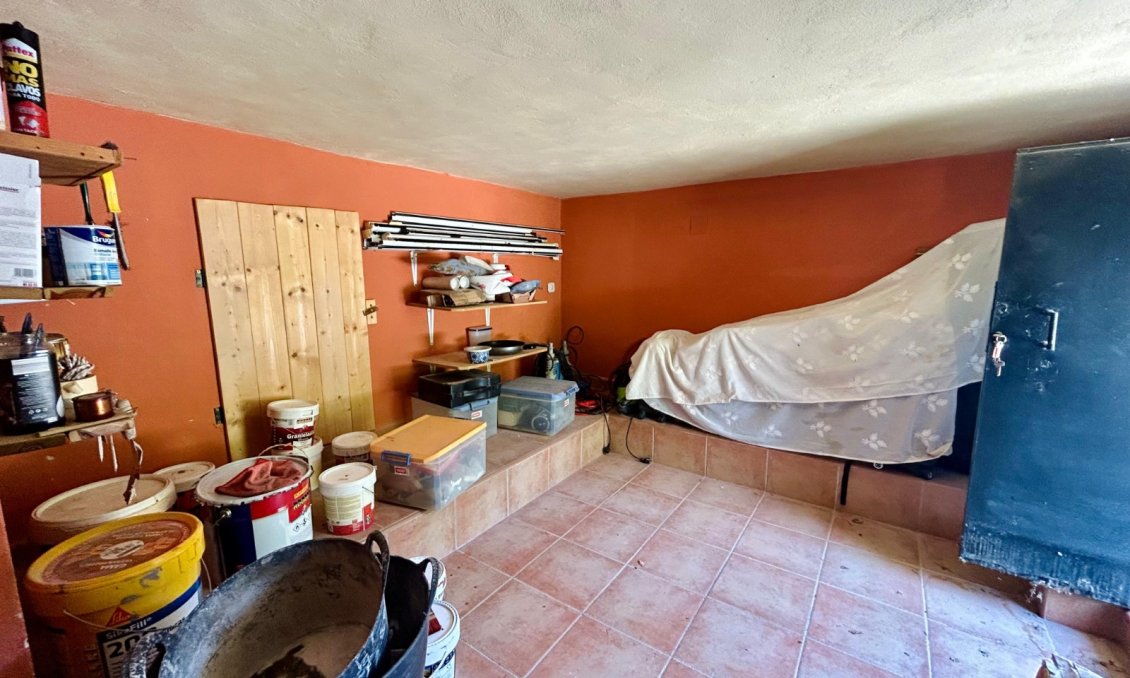 Segunda mano - Villa -
El Chaparral - Inland