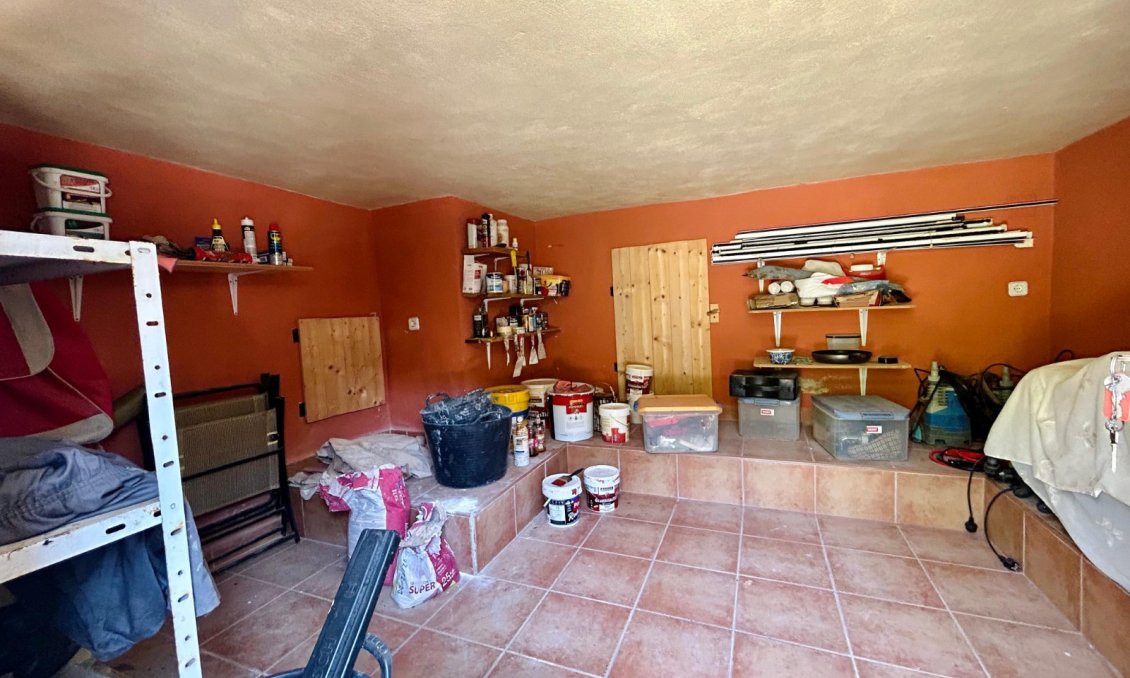 Segunda mano - Villa -
El Chaparral - Inland