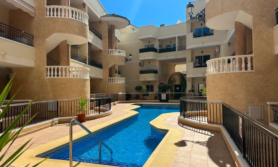 Segunda mano - Apartamento -
Jacarilla - Inland