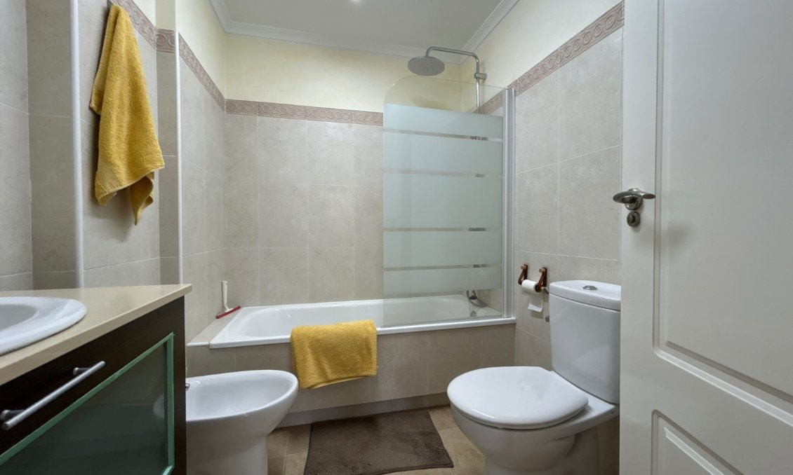 Segunda mano - Apartamento -
Jacarilla - Inland