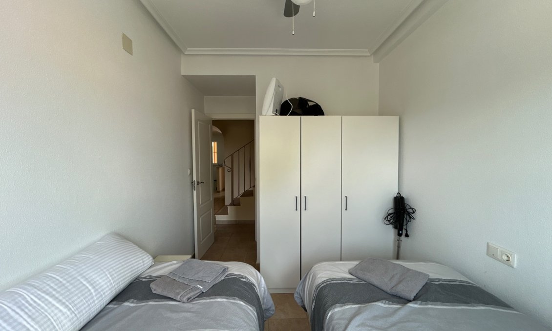 Segunda mano - Apartamento -
Jacarilla - Inland