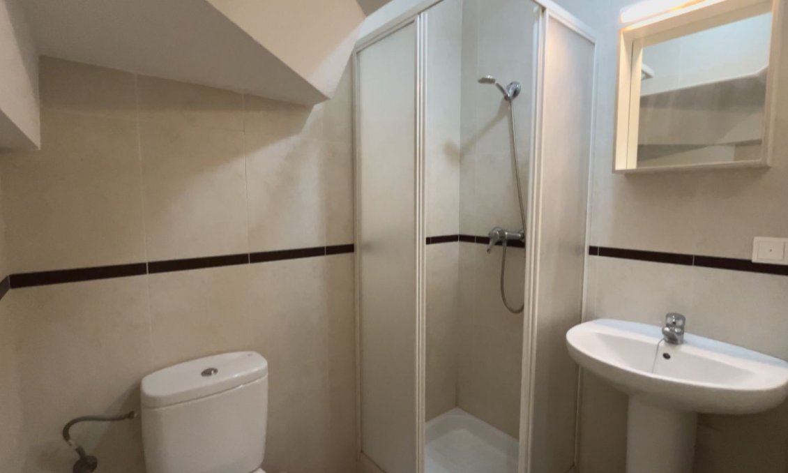 Segunda mano - Apartamento -
Jacarilla - Inland