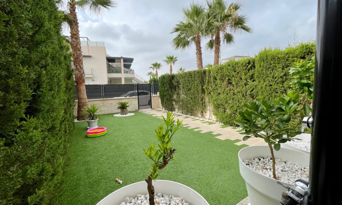 Segunda mano - Apartamento -
Orihuela Costa - Costa Blanca