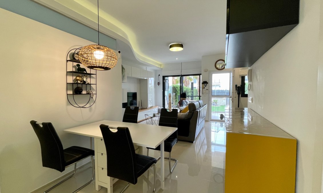 Segunda mano - Apartamento -
Orihuela Costa - Costa Blanca