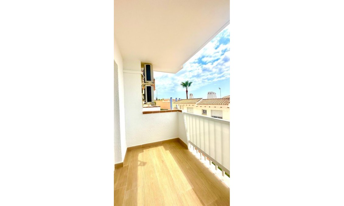 Segunda mano - Apartamento -
Orihuela Costa - Campoamor