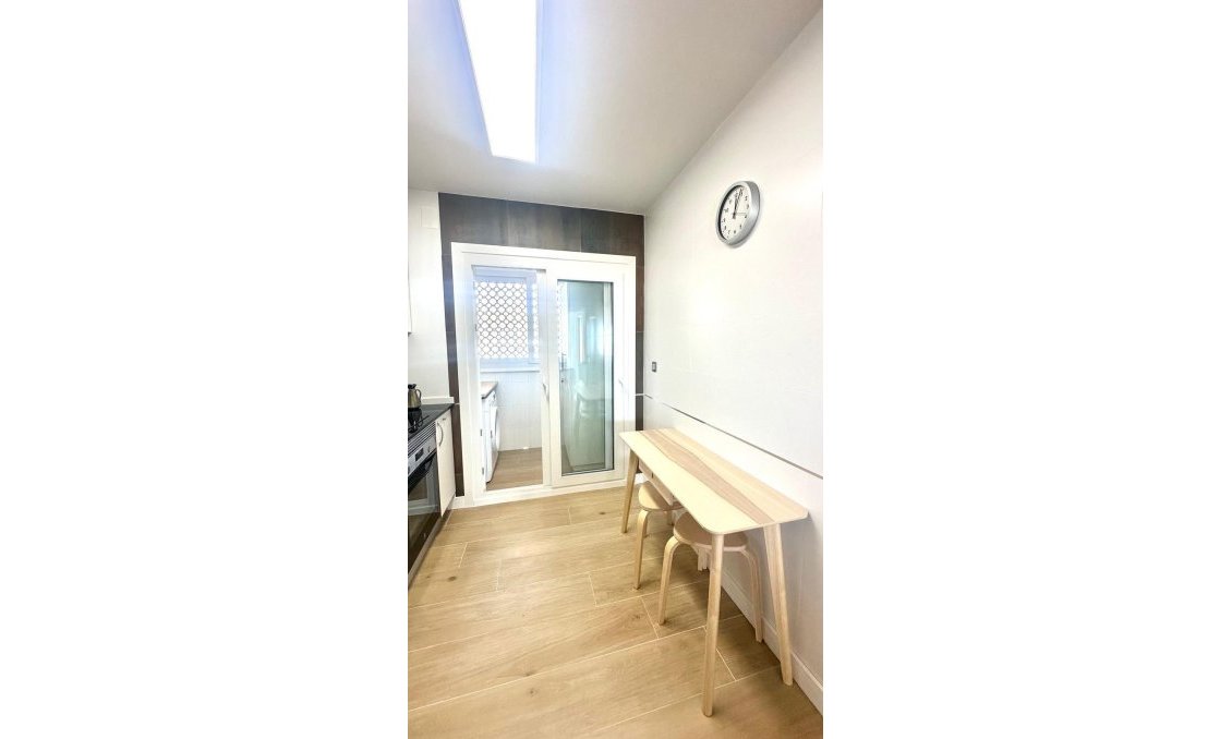 Segunda mano - Apartamento -
Orihuela Costa - Campoamor