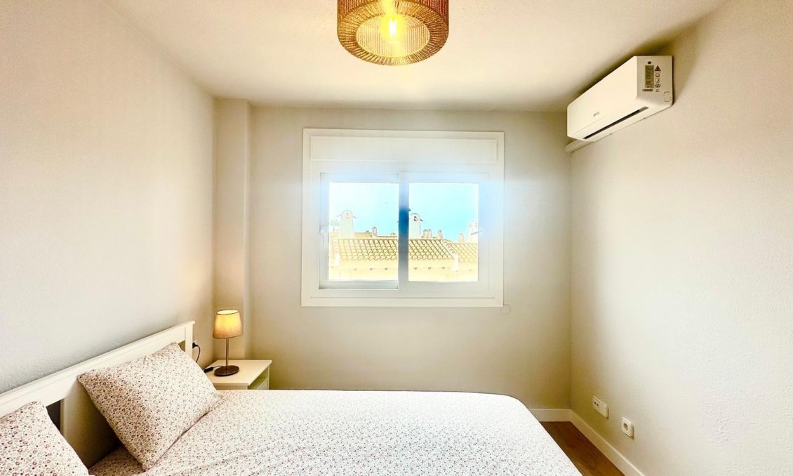 Segunda mano - Apartamento -
Orihuela Costa - Campoamor