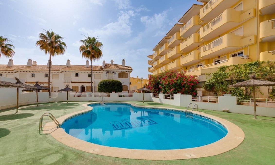 Segunda mano - Apartamento -
Orihuela Costa - Campoamor