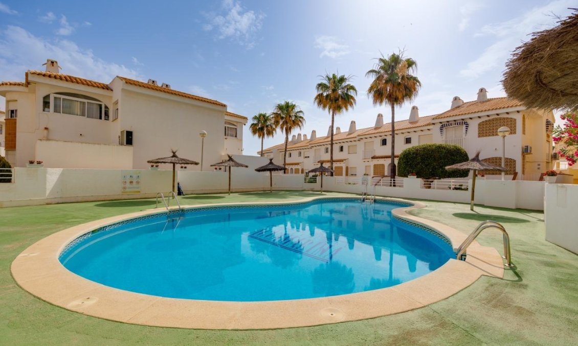 Segunda mano - Apartamento -
Orihuela Costa - Campoamor