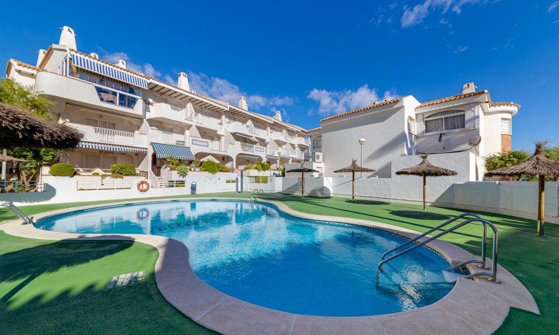 Segunda mano - Apartamento -
Orihuela Costa - Campoamor
