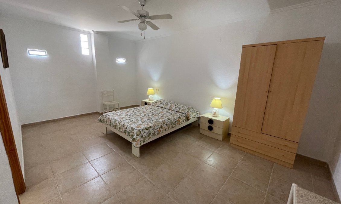 Segunda mano - Villa -
Daya Nueva - Costa Blanca