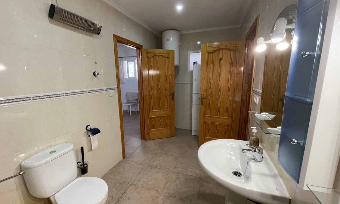 Segunda mano - Villa -
Daya Nueva - Costa Blanca