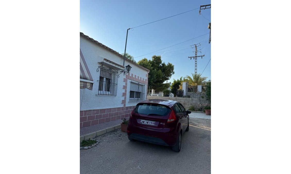 Wiederverkauf - Villa -
Albatera - Partida Lomas