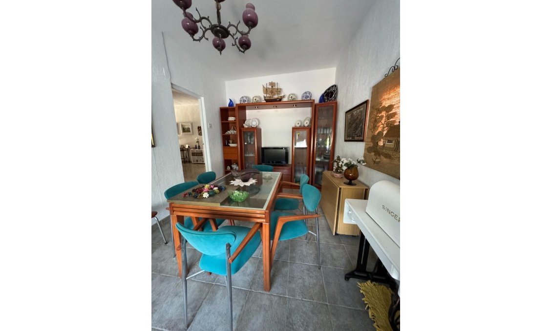 Wiederverkauf - Villa -
Albatera - Partida Lomas