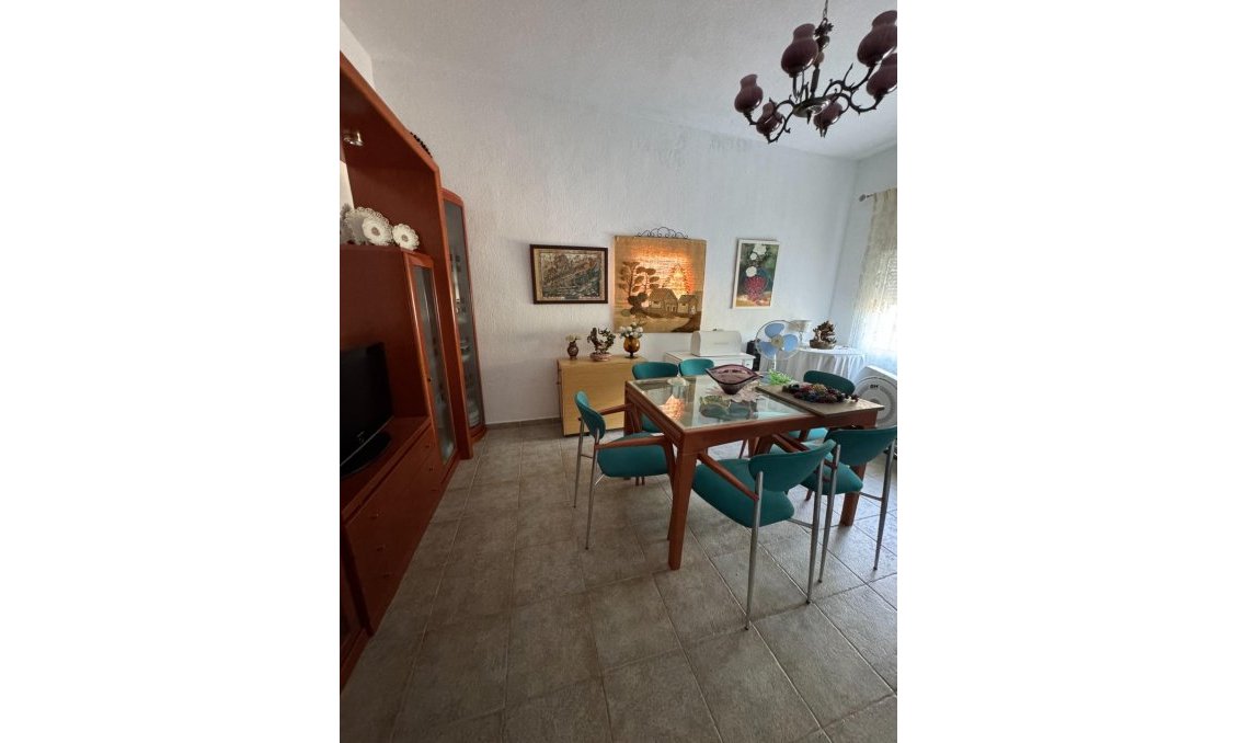 Wiederverkauf - Villa -
Albatera - Partida Lomas