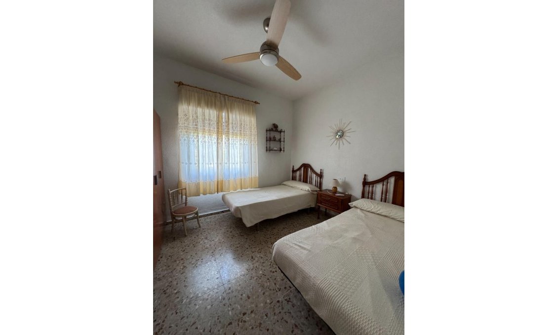 Wiederverkauf - Villa -
Albatera - Partida Lomas